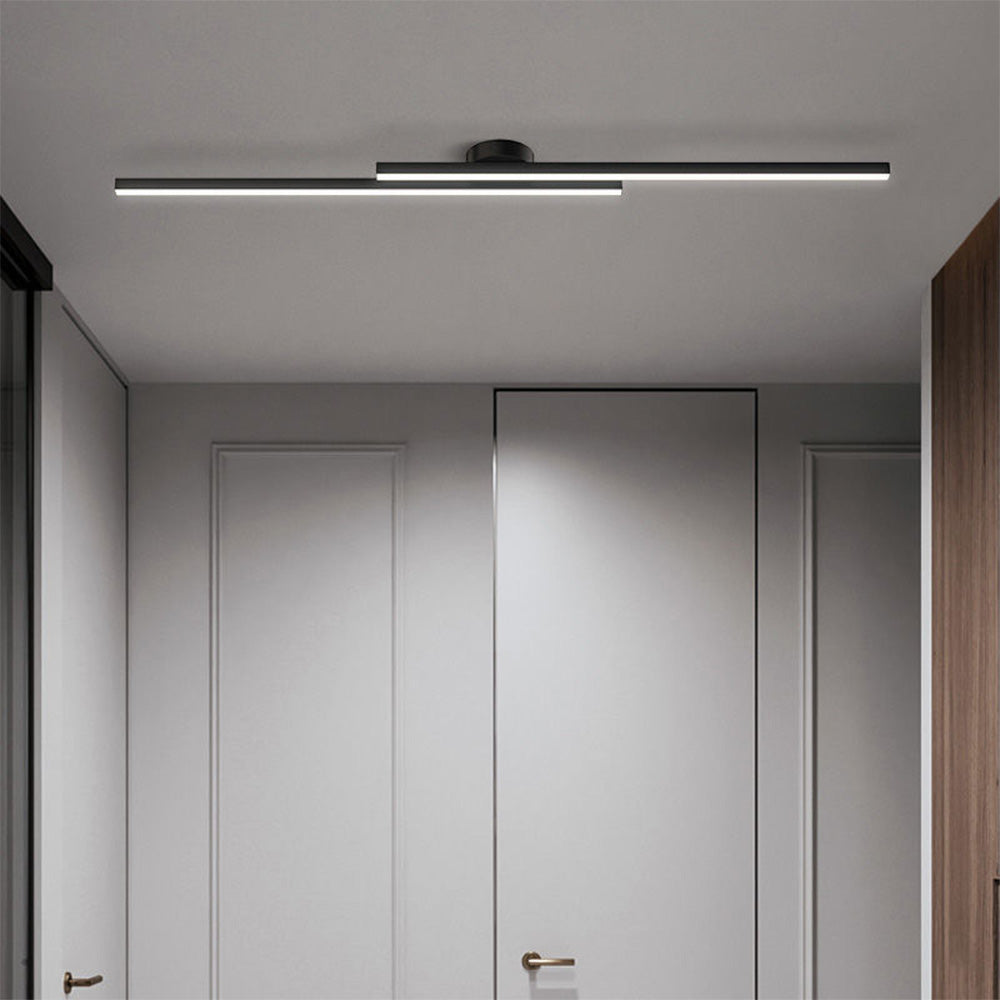 Longstrip Ceiling Light