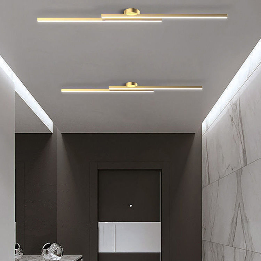 Longstrip Ceiling Light