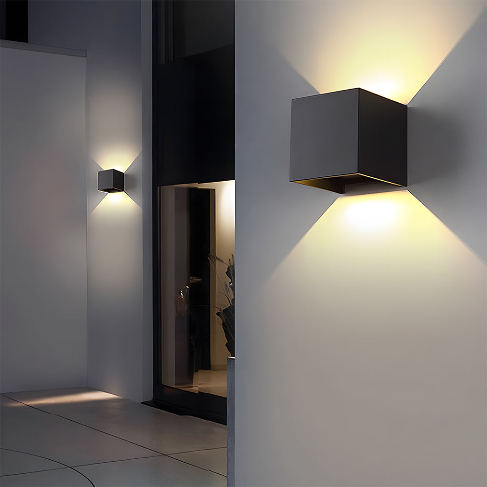 Lantivo Outdoor Wall Light