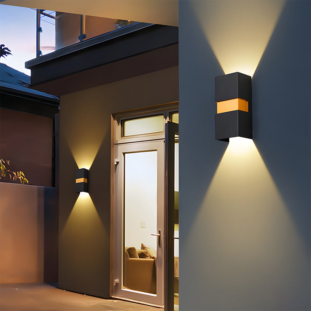 Fenaro Outdoor Wall Light