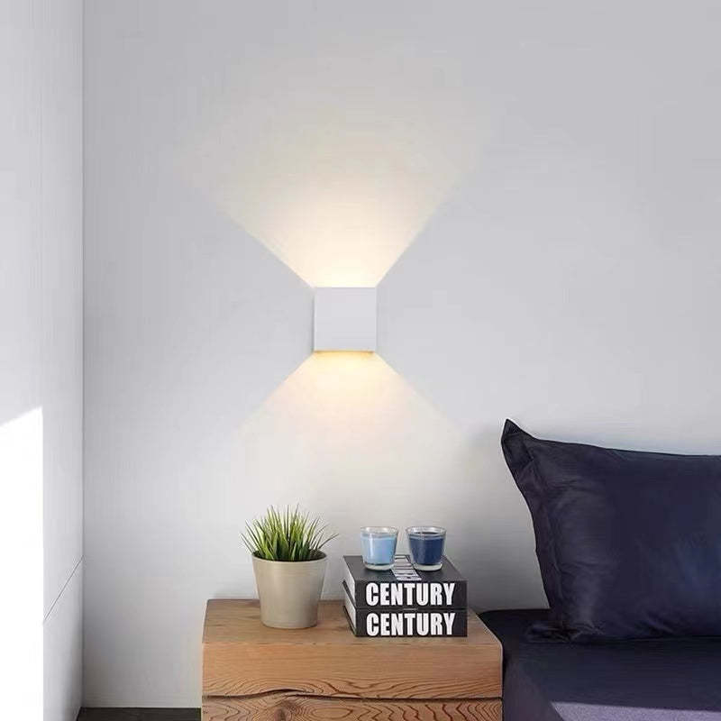 Tavey Outdoor Wall Light