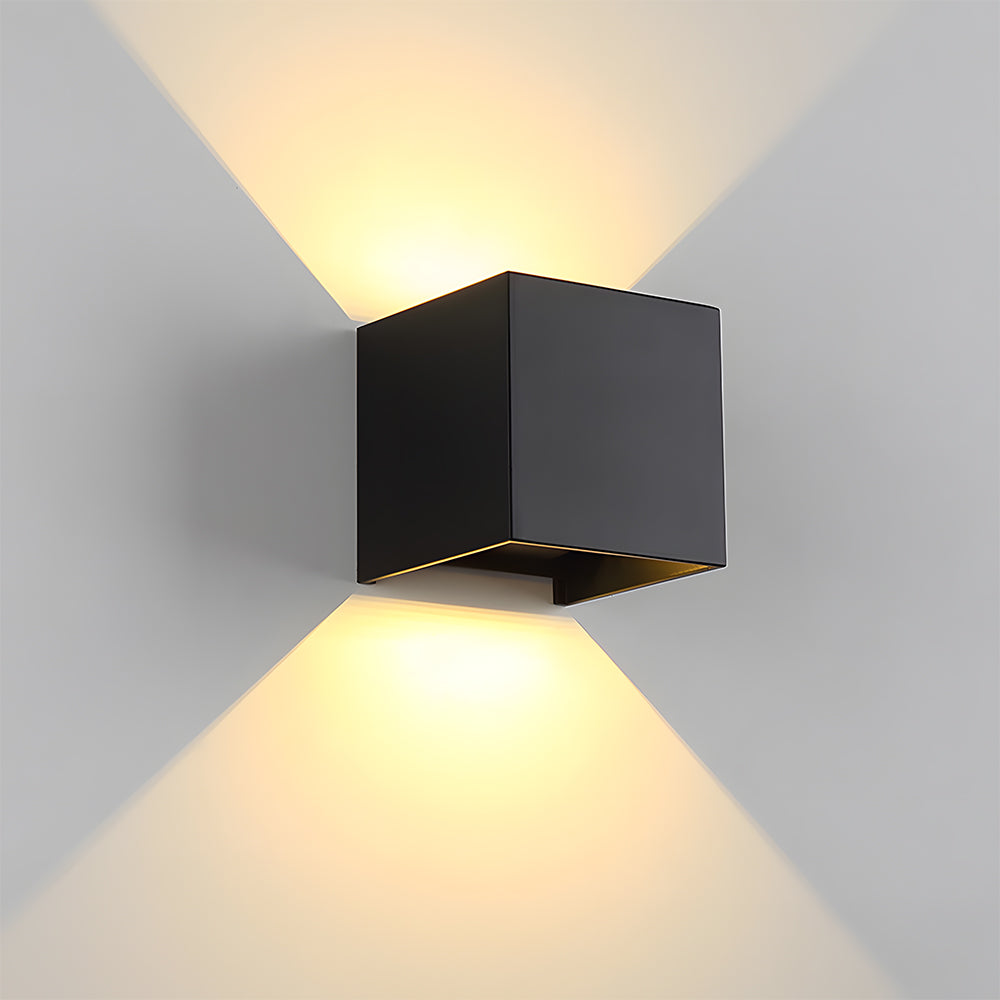 Lantivo Outdoor Wall Light