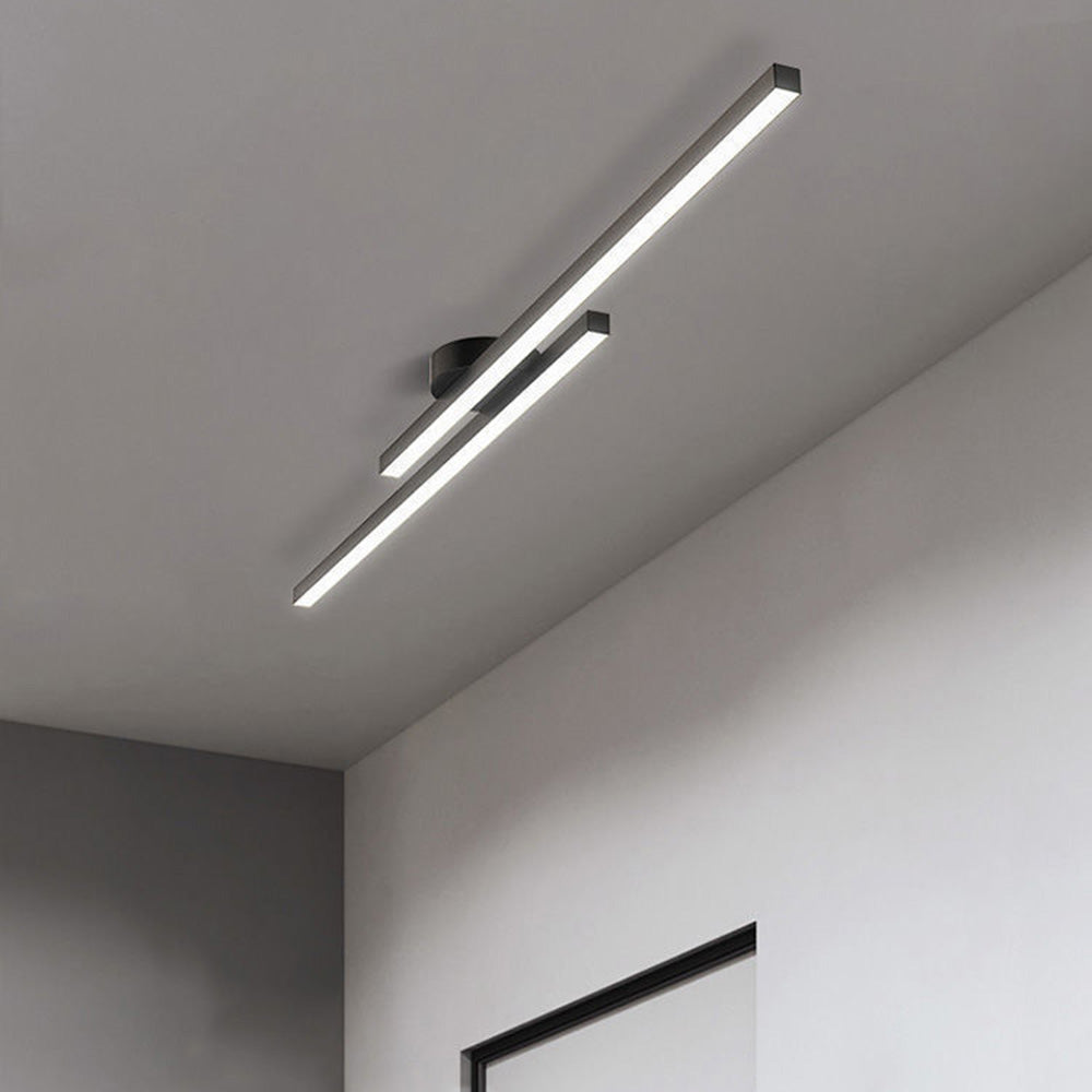 Longstrip Ceiling Light