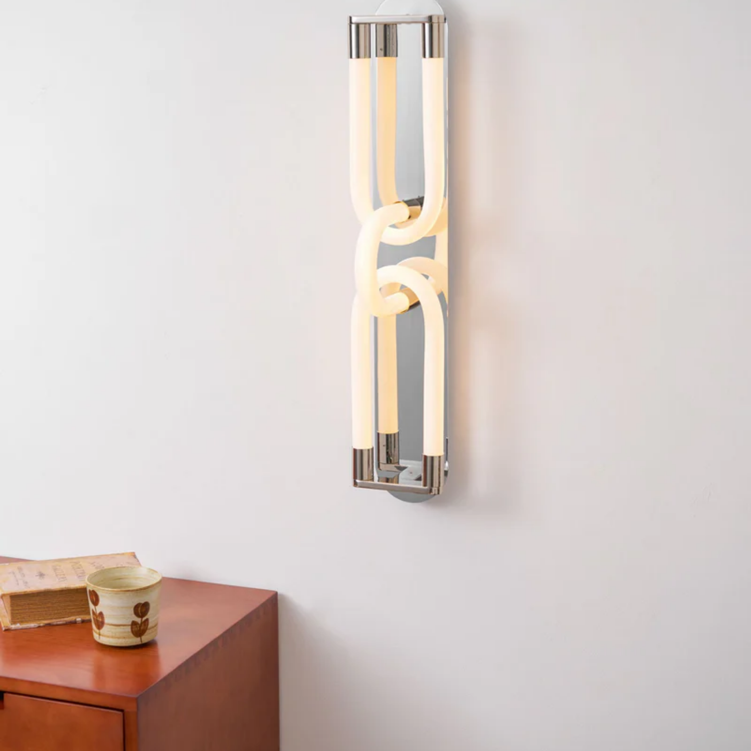 Loracus Wall Light