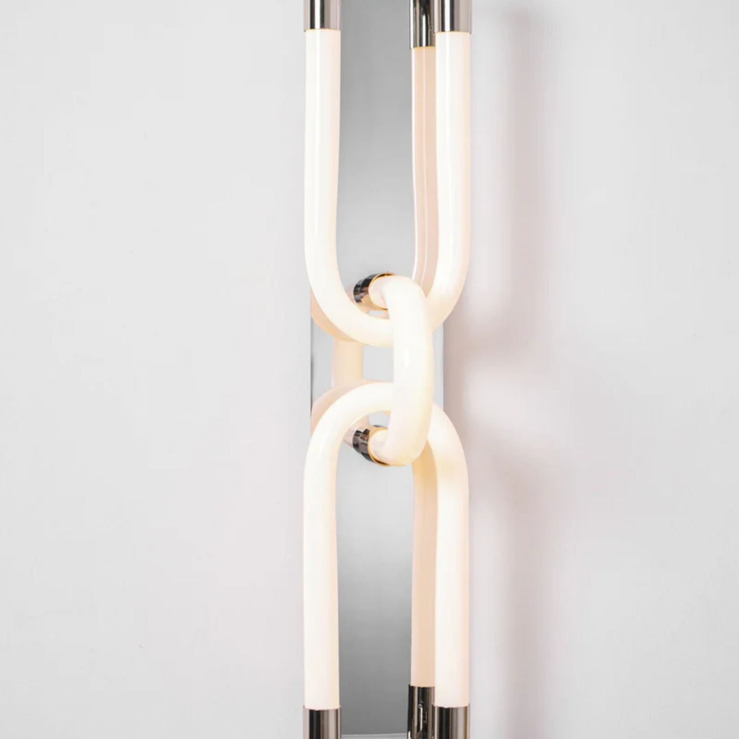 Loracus Wall Light