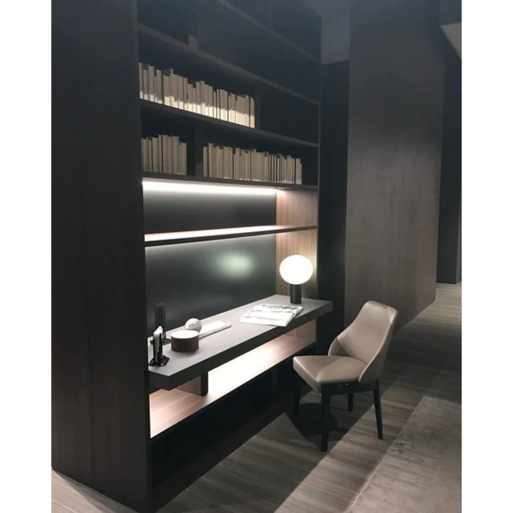 Leguno Table Lamp