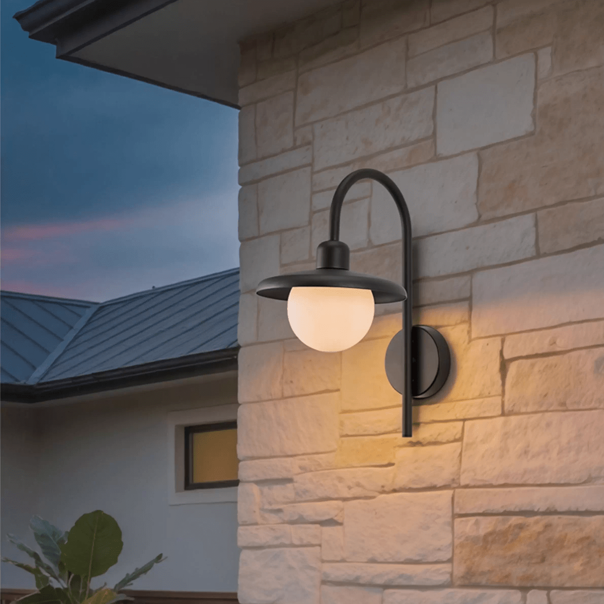 Mocone Outdoor Wall Light