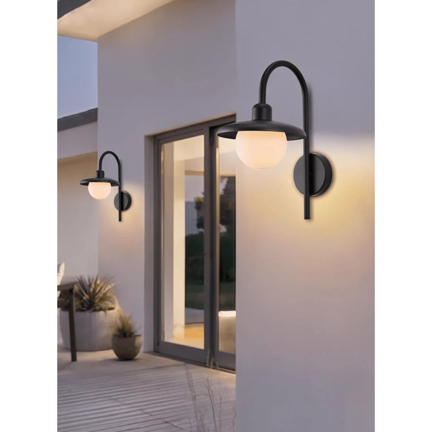 Mocone Outdoor Wall Light