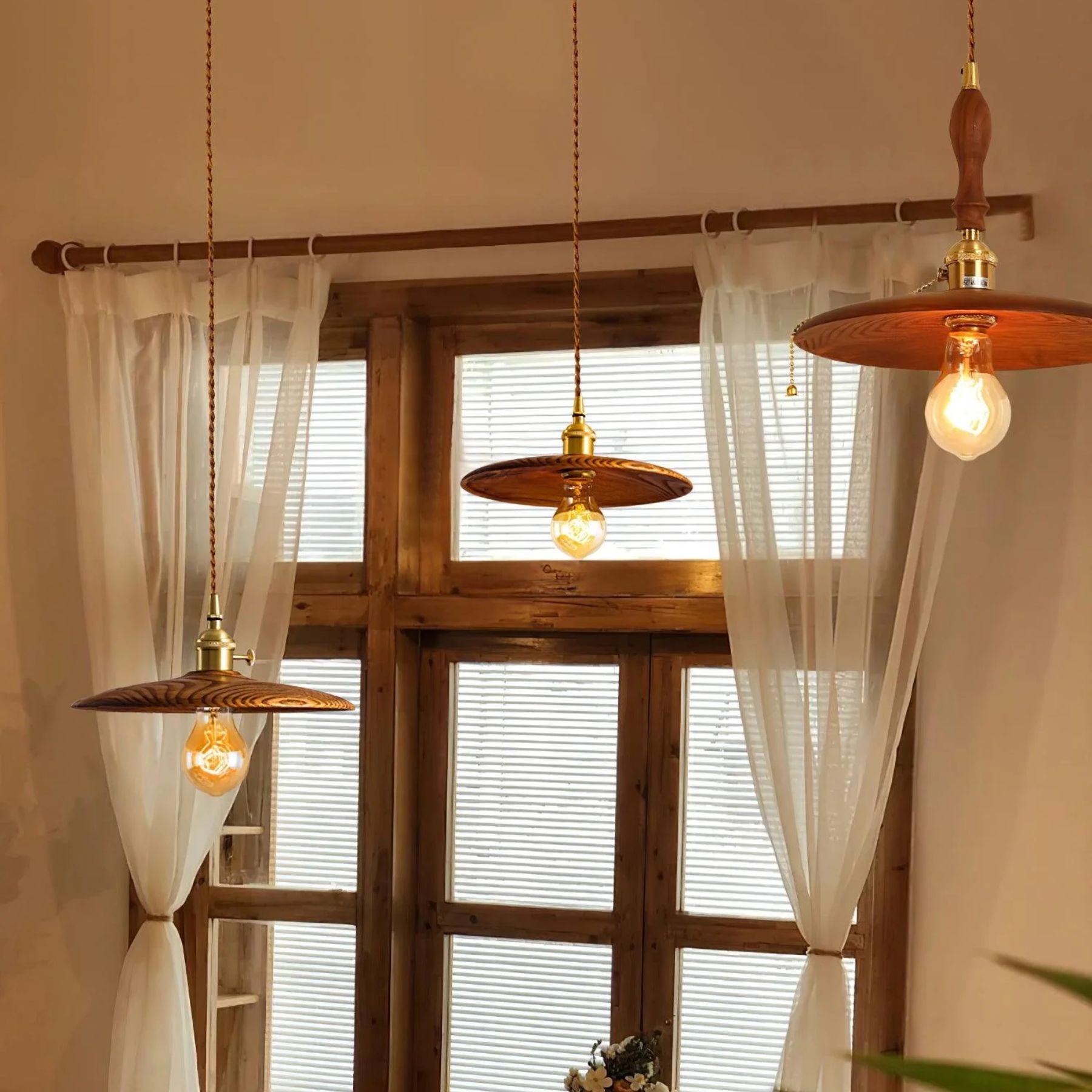 Coniwa Pendant Light