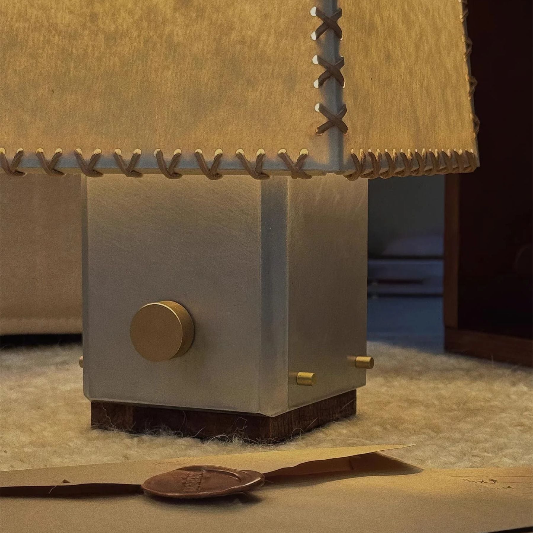 Elestea Table Lamp