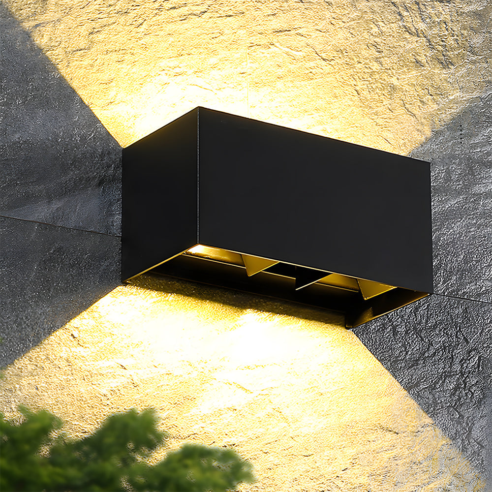 Lantivo Outdoor Wall Light