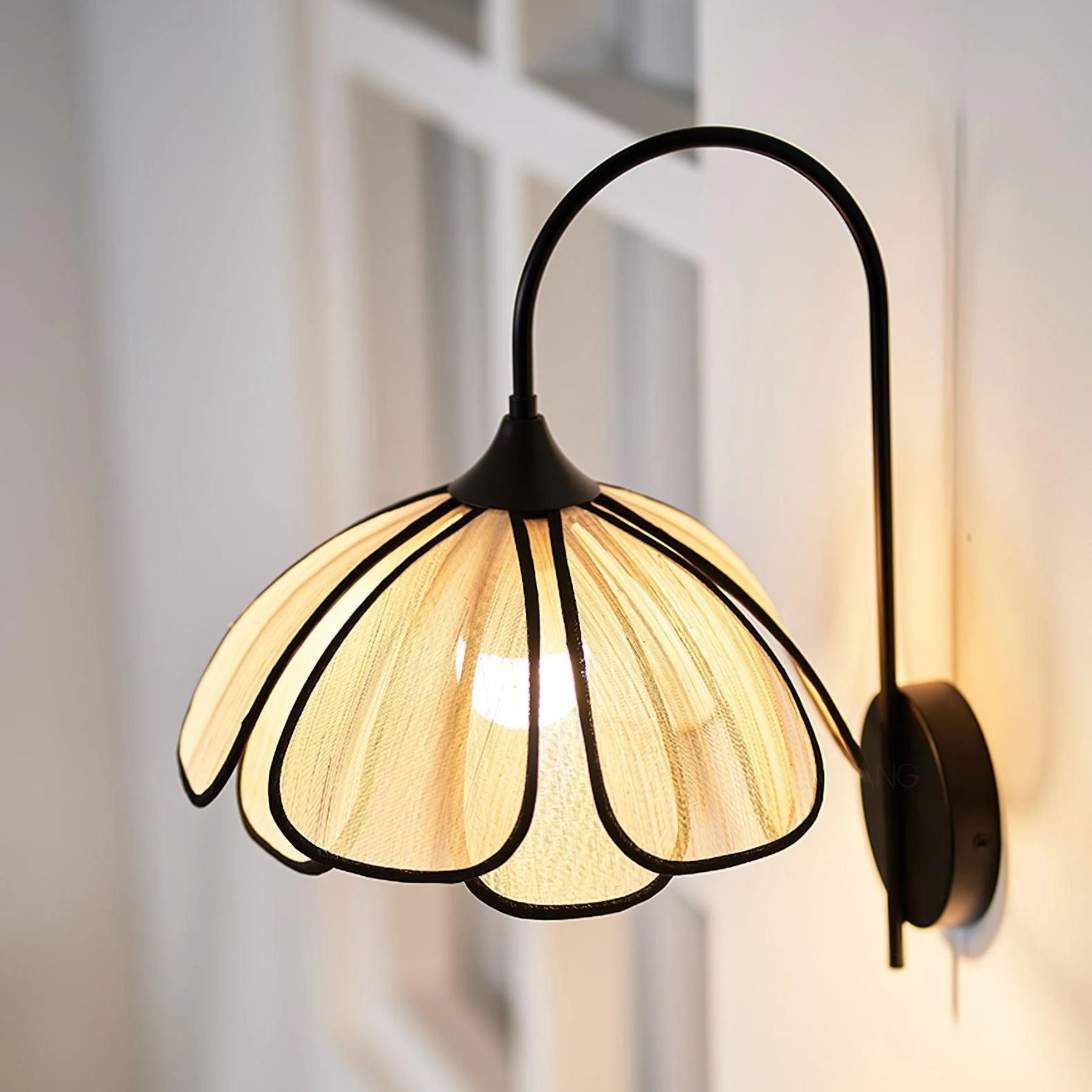Mozy Flower Wall Light