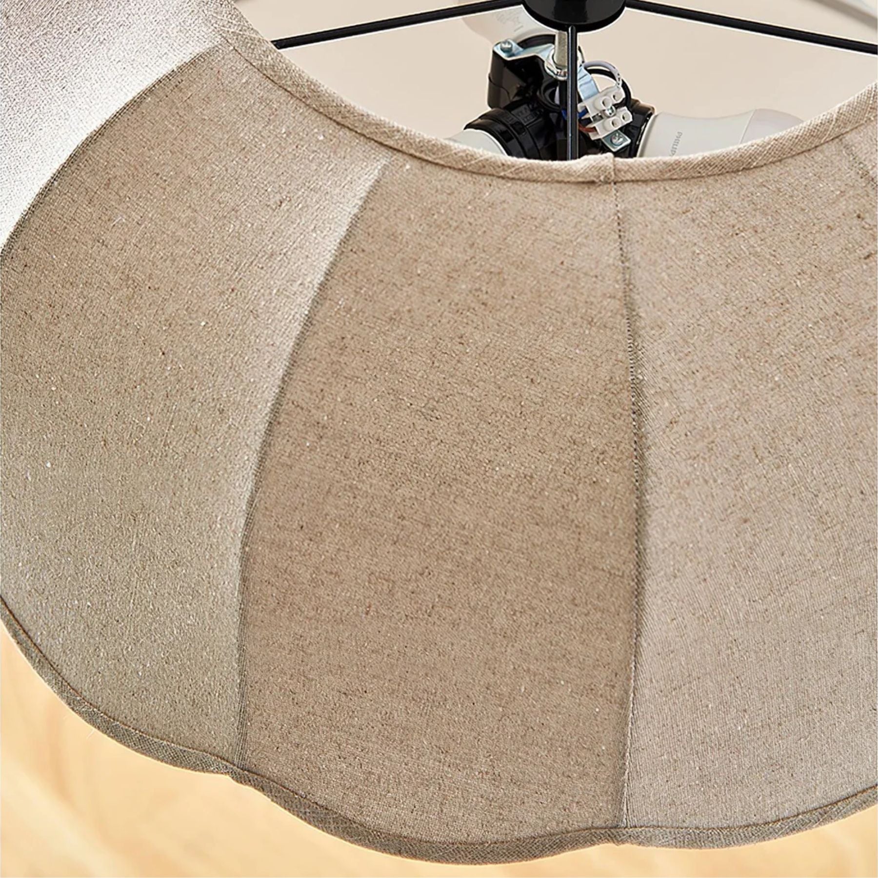 Benzana Leaf Pendant Light