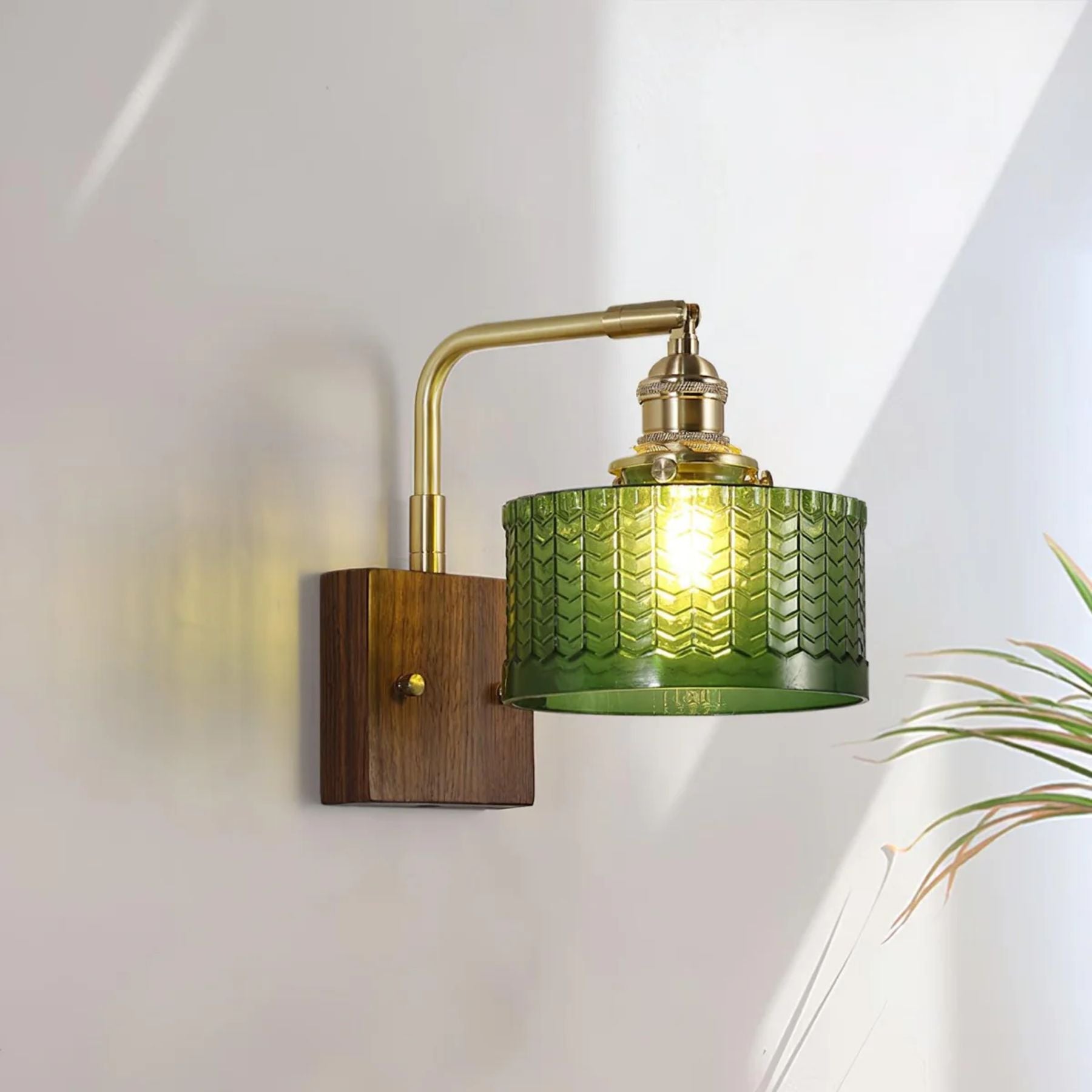 Quilivon Wall Light Model B