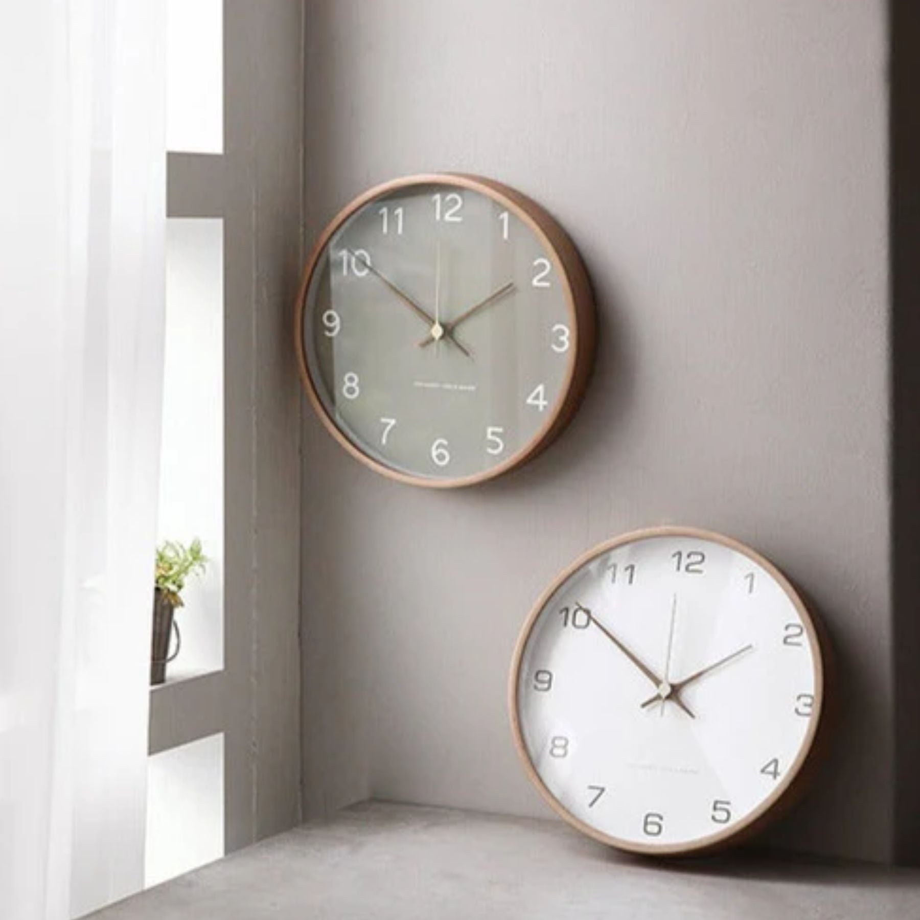 Zyno Analogue Wall Clock