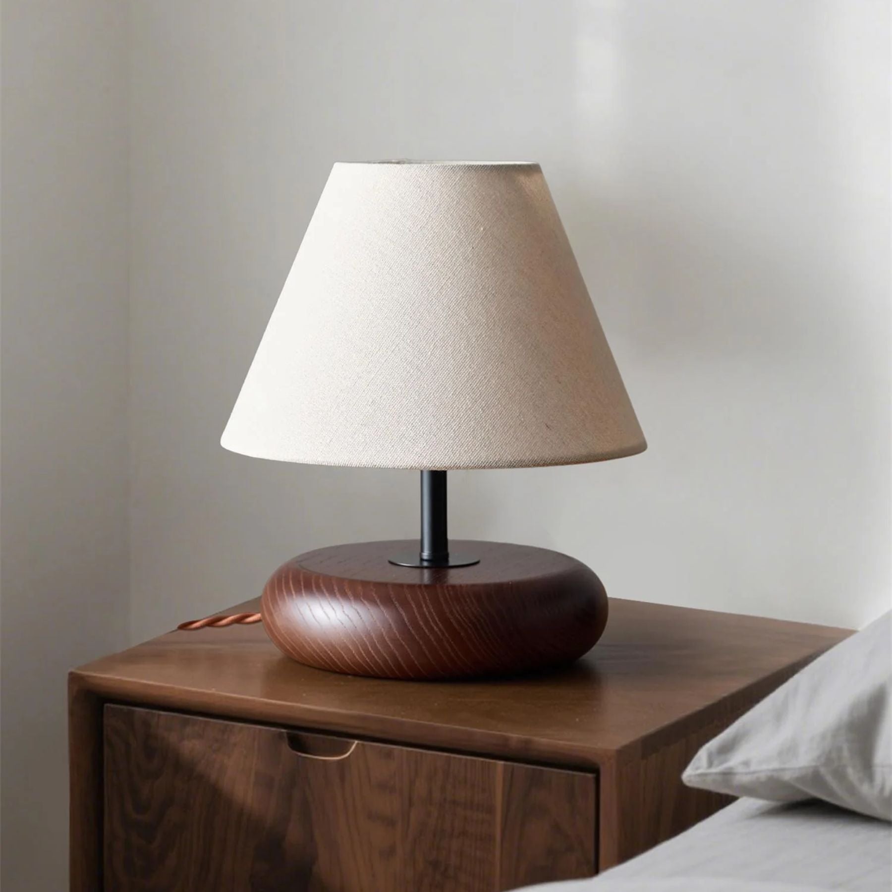 Omelvi Table Lamp