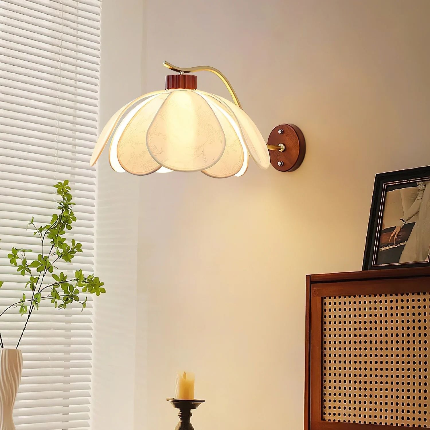 Dolenna Flower Wall Light