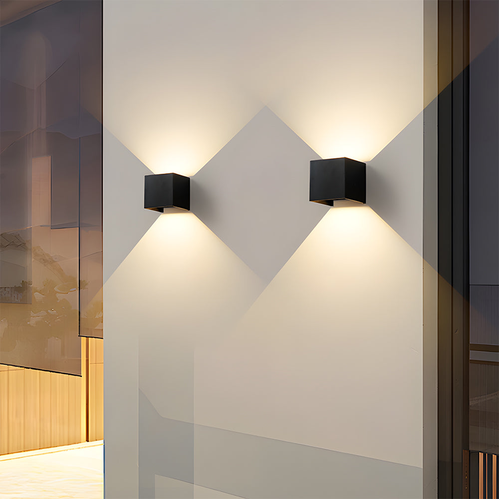 Lantivo Outdoor Wall Light