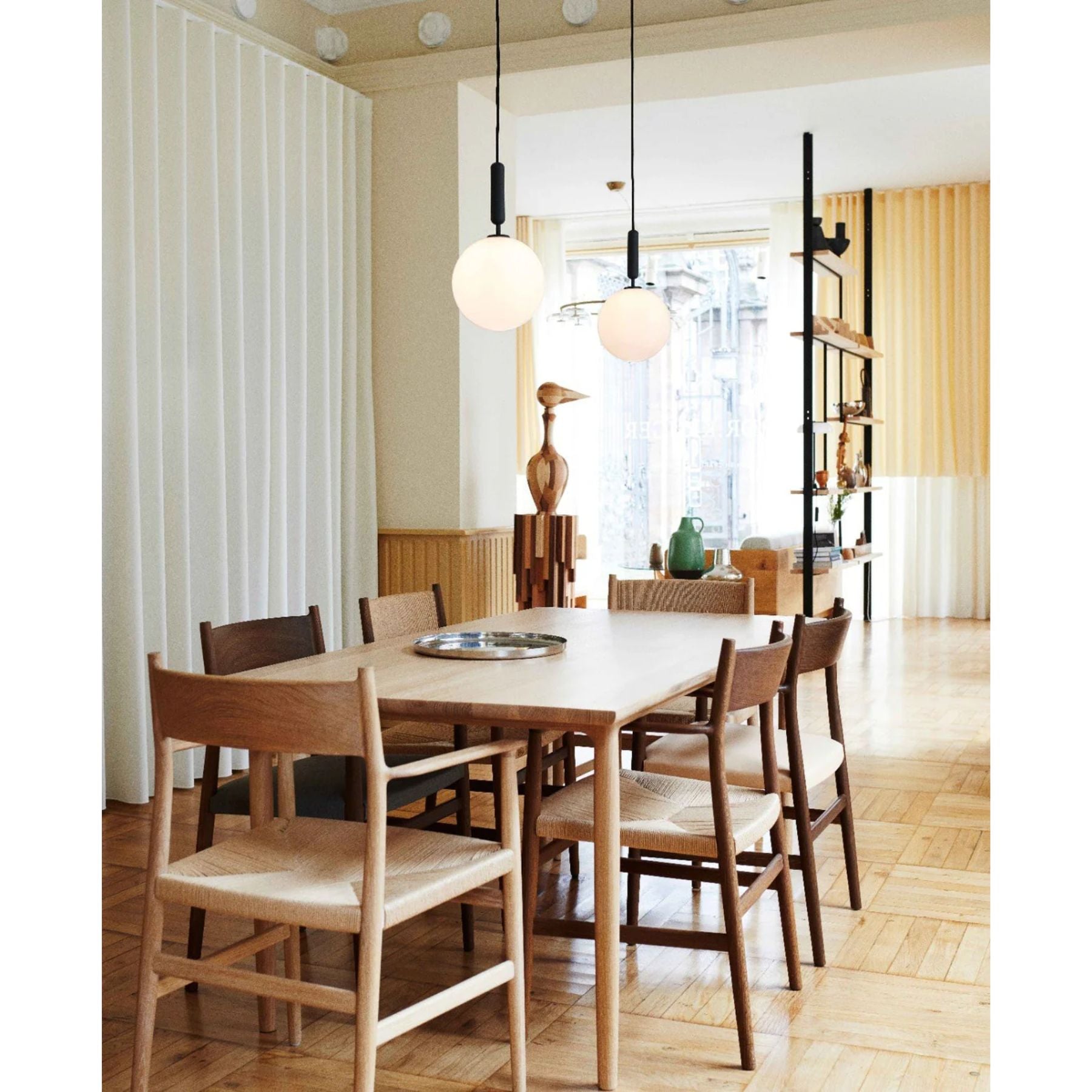 Sircae Orb Pendant Light