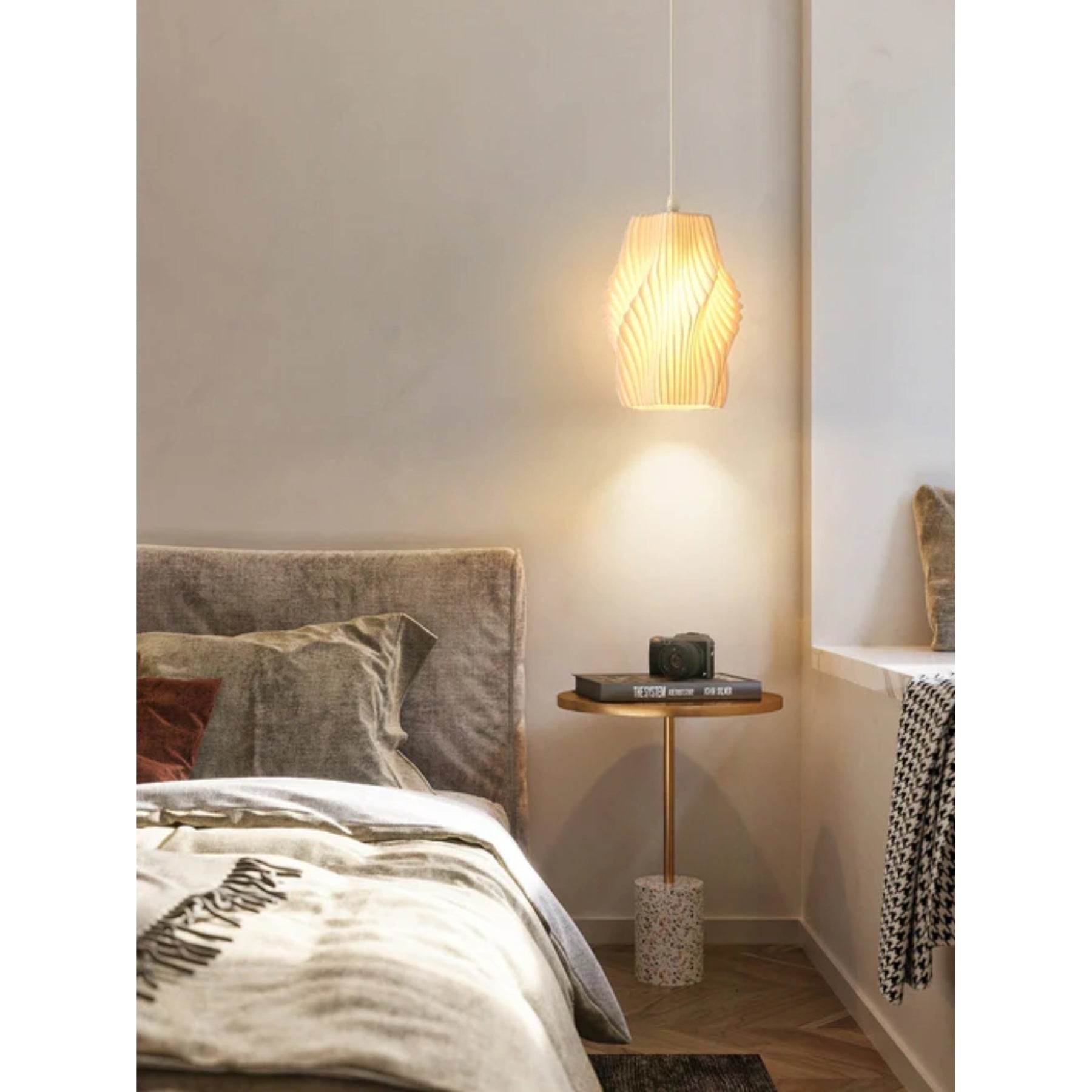 Mezzo Wave Pendant Light