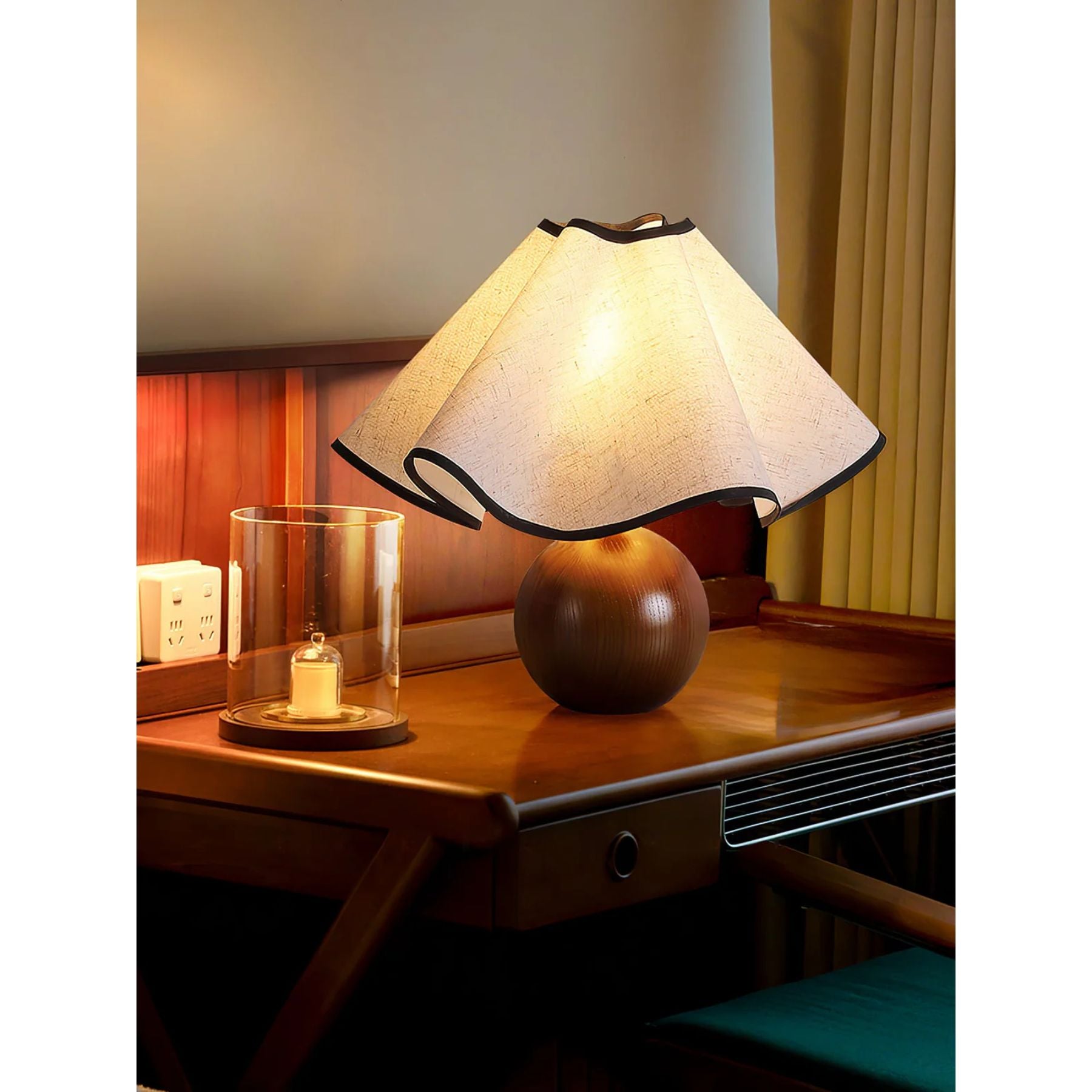 Solivian Wave Table Lamp