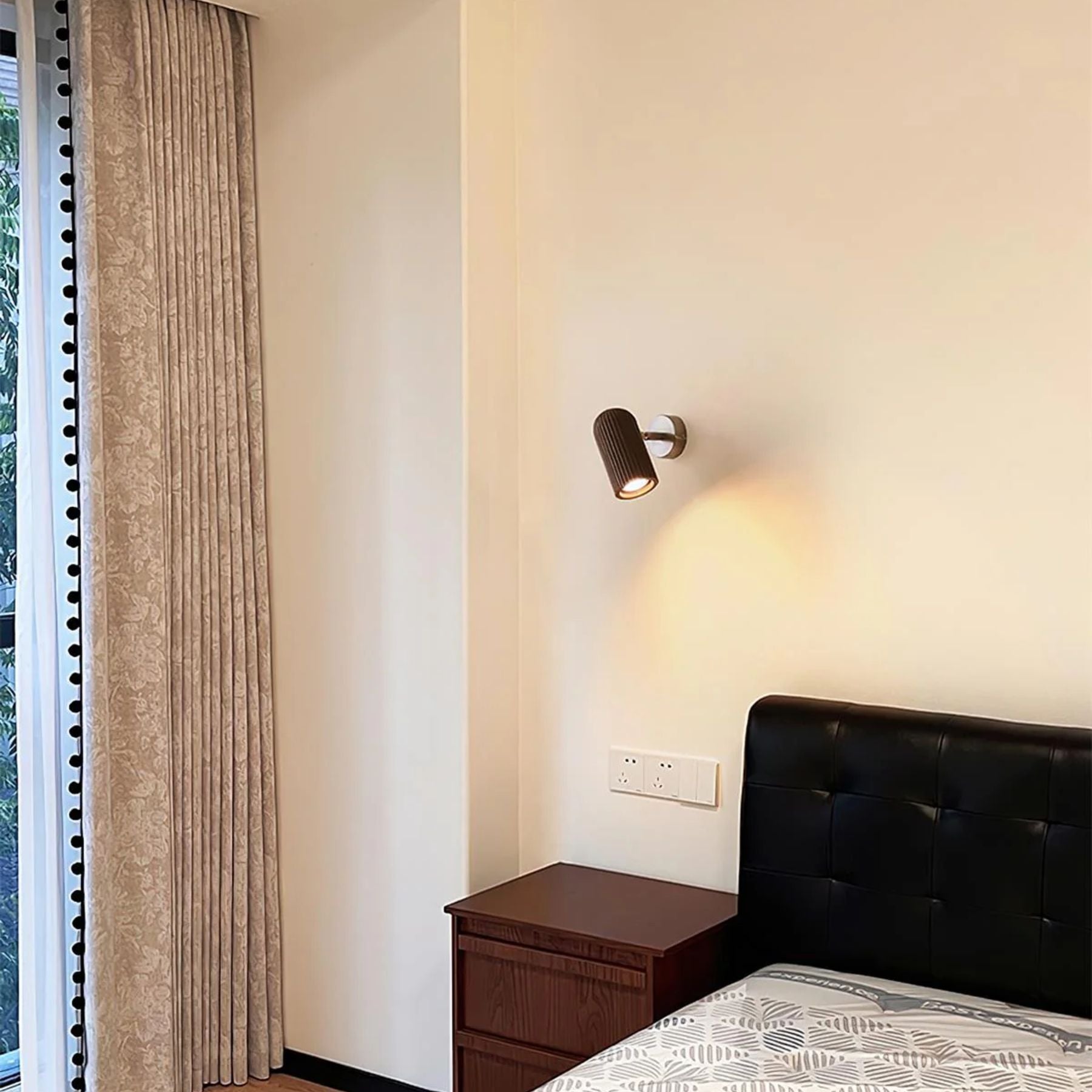 Trevizo Wall Light