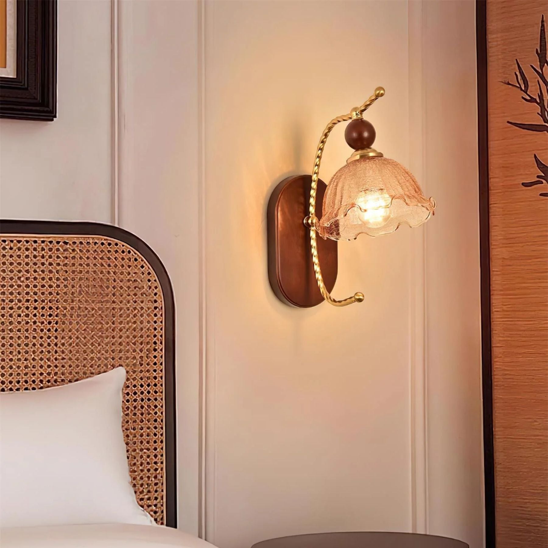Vluro Arc Wall Light