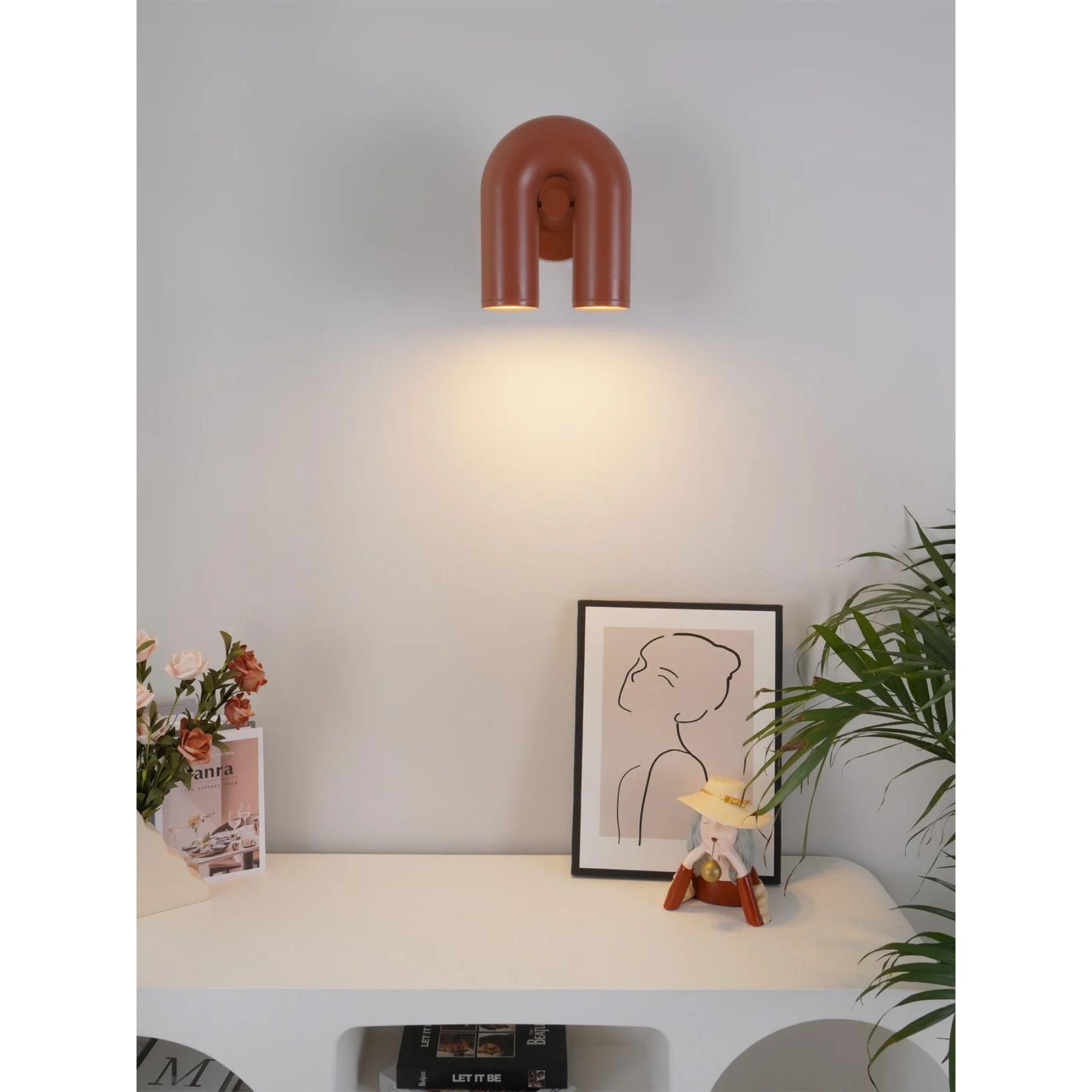 Kuben Wall Light