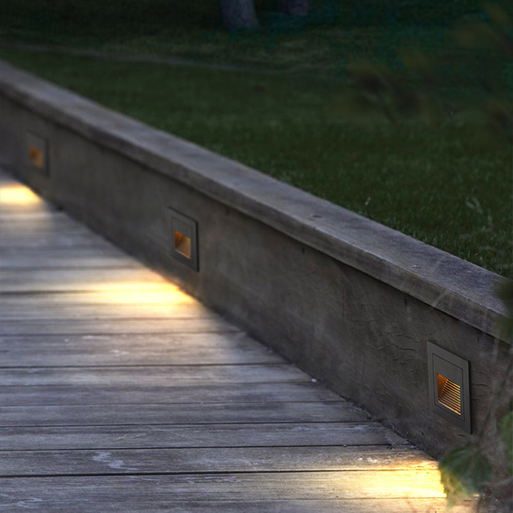 Coveo Outdoor Step Light