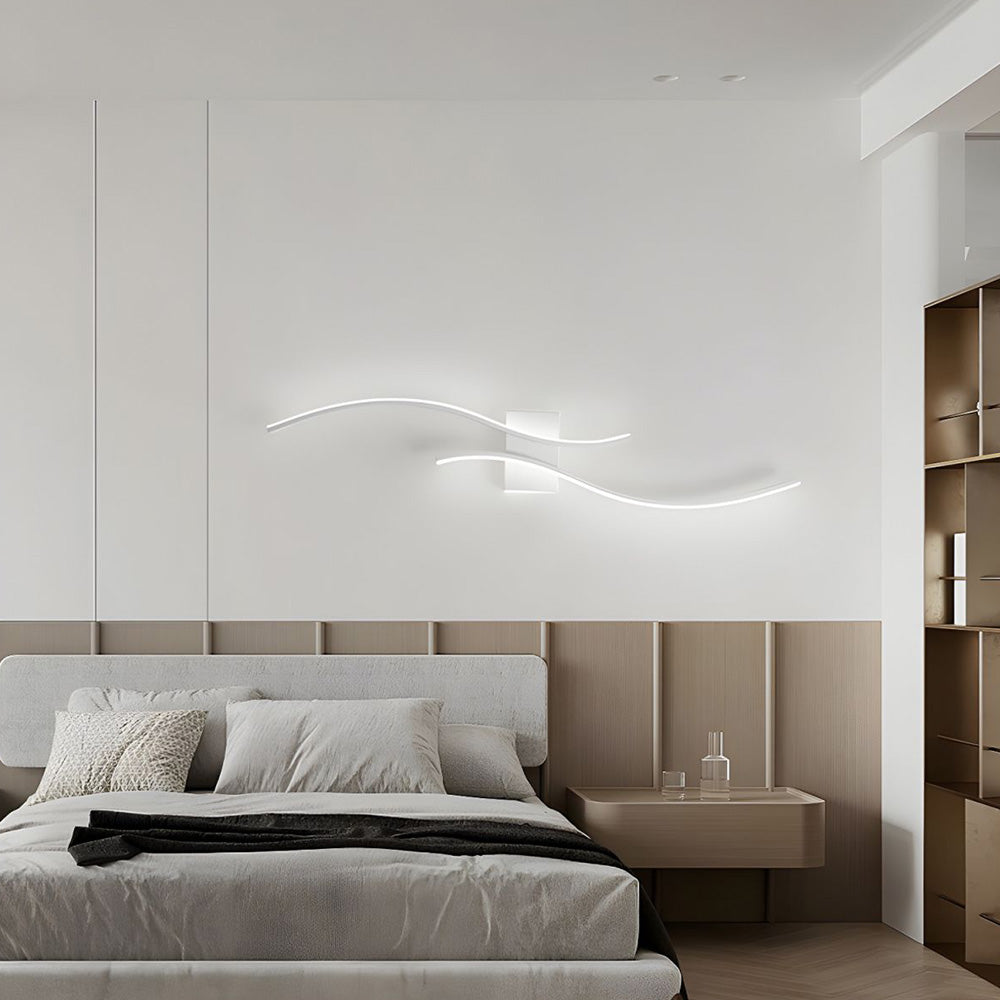 Gillon Wavy Wall Light