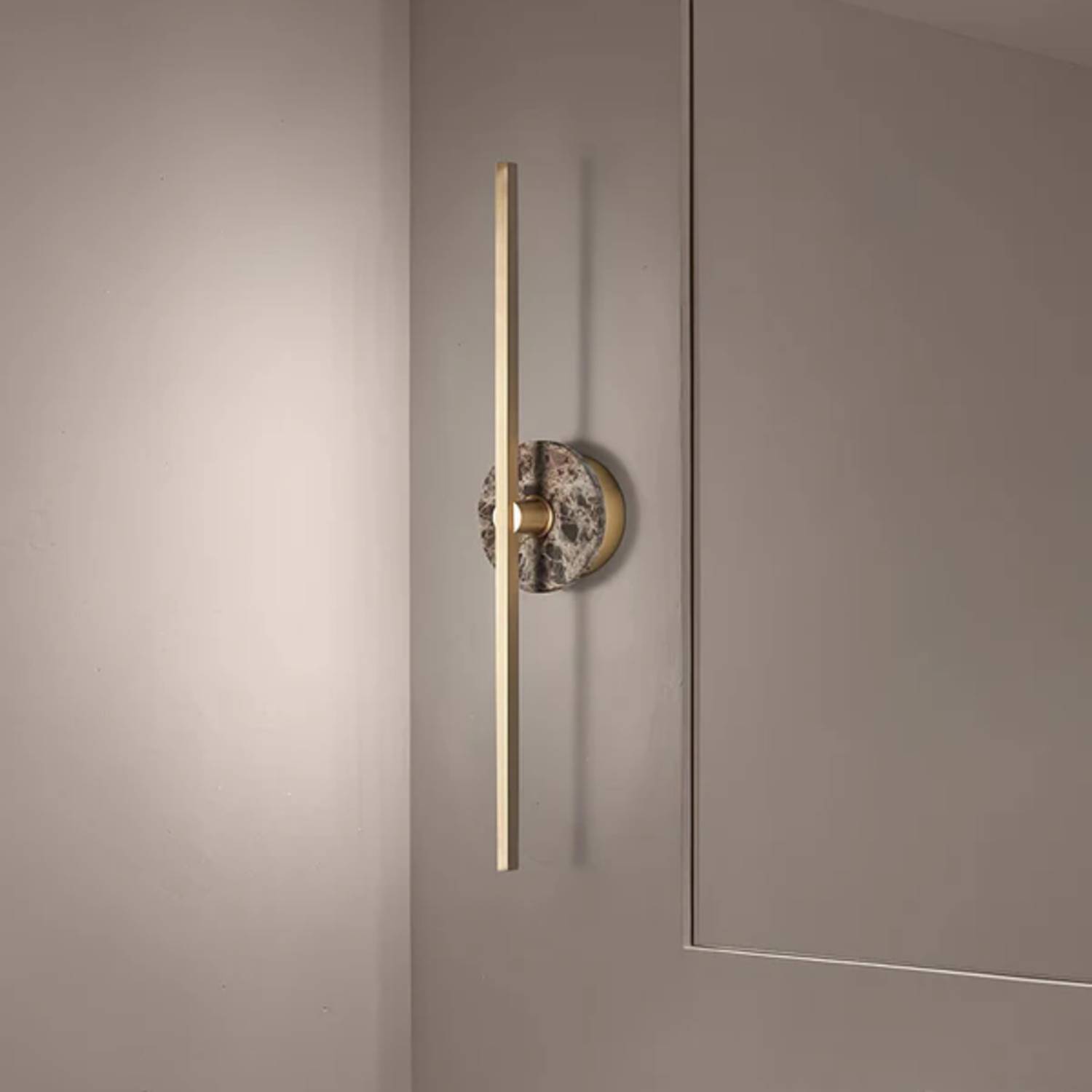 Selyzan Wall Light