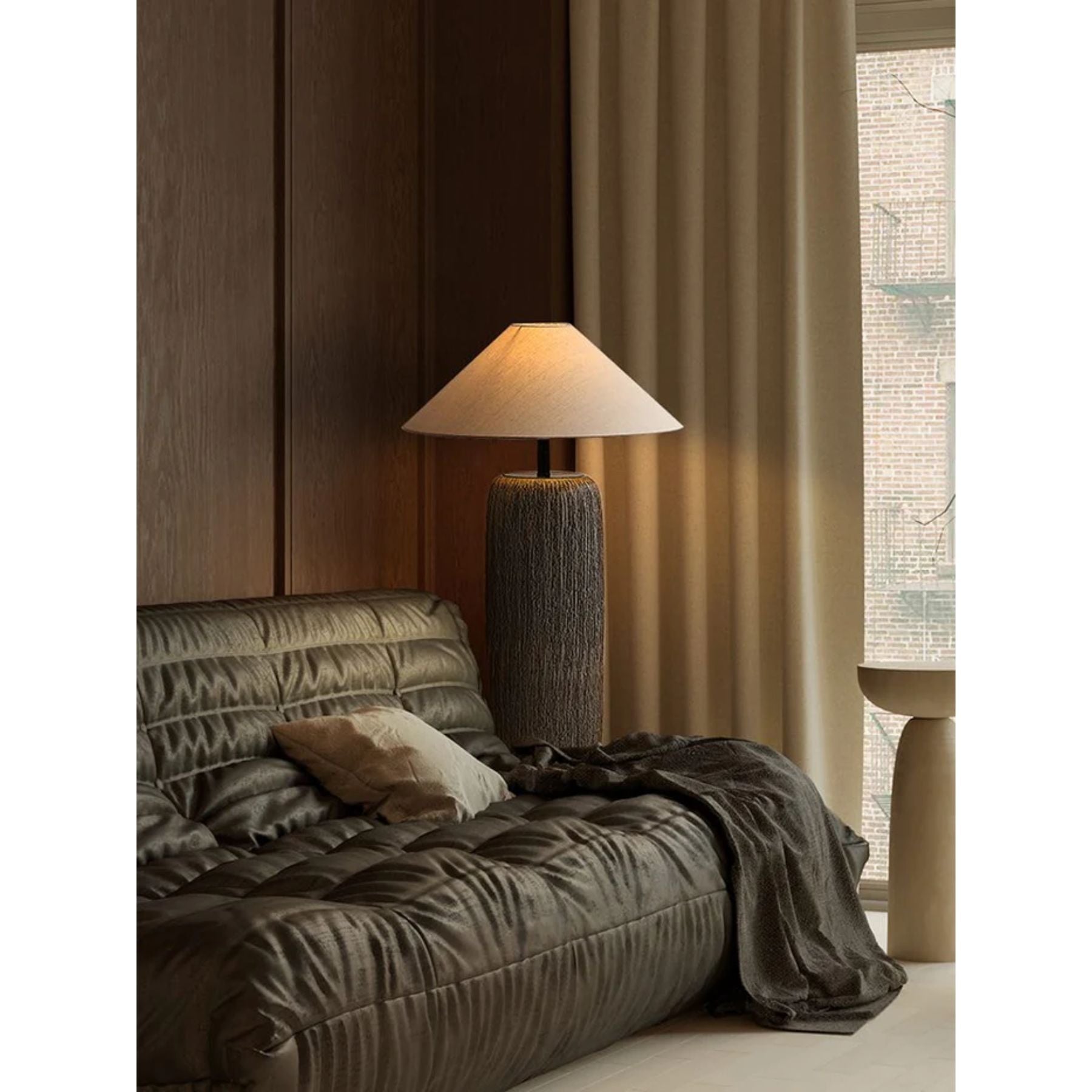 Tolozon Floor Lamp