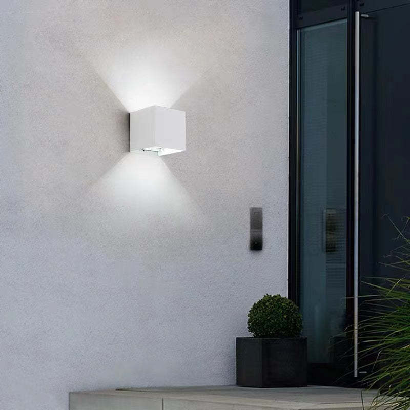 Tavey Outdoor Wall Light