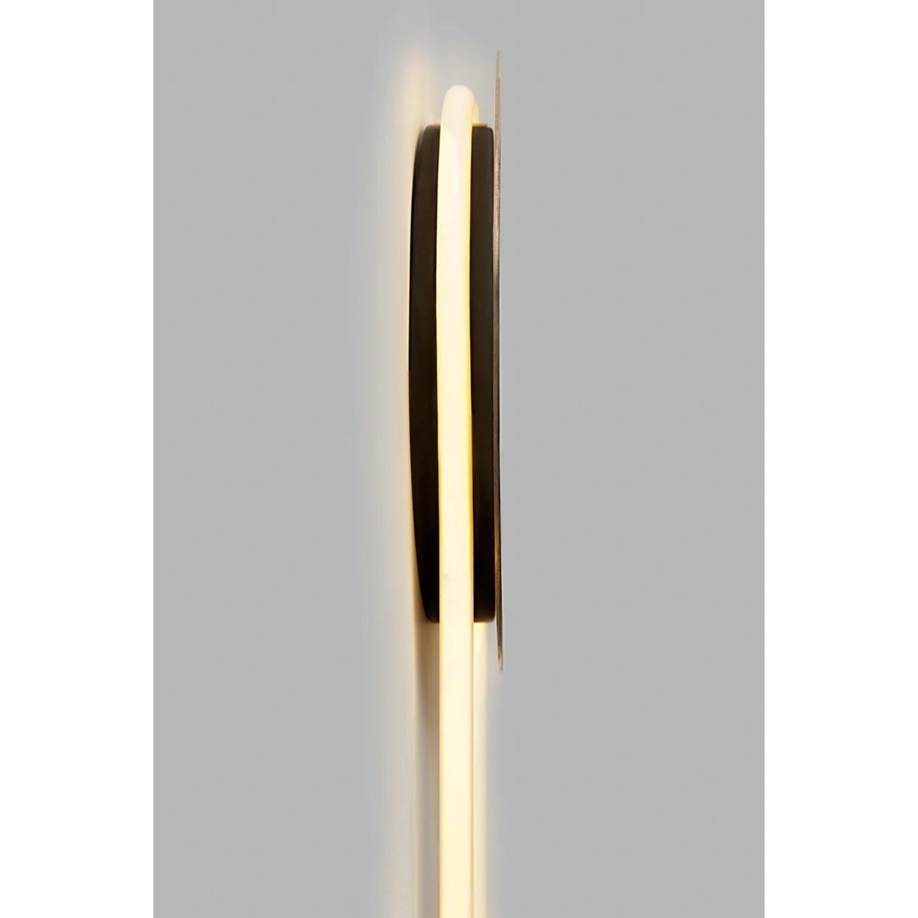 Luremi Wall Light