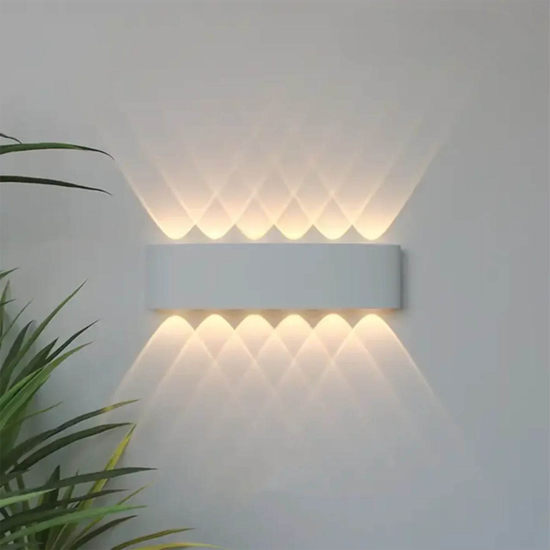 Domesi Wall Light