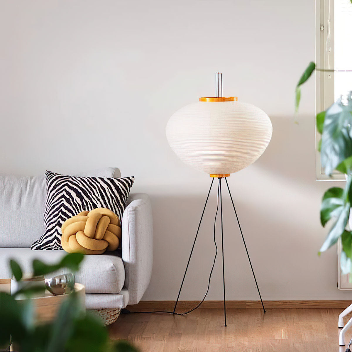 Yariaus Floor Lamp