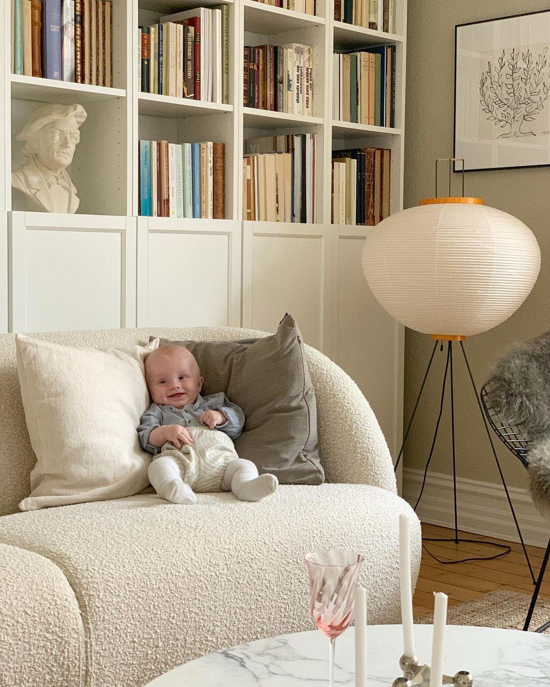Yariaus Floor Lamp