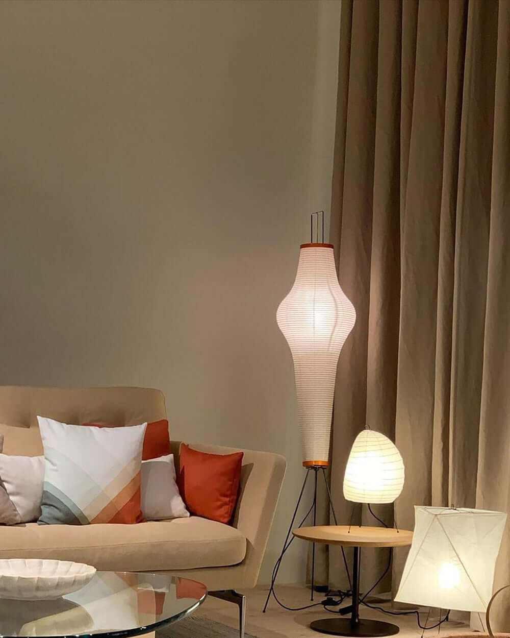 Yariaus Floor Lamp
