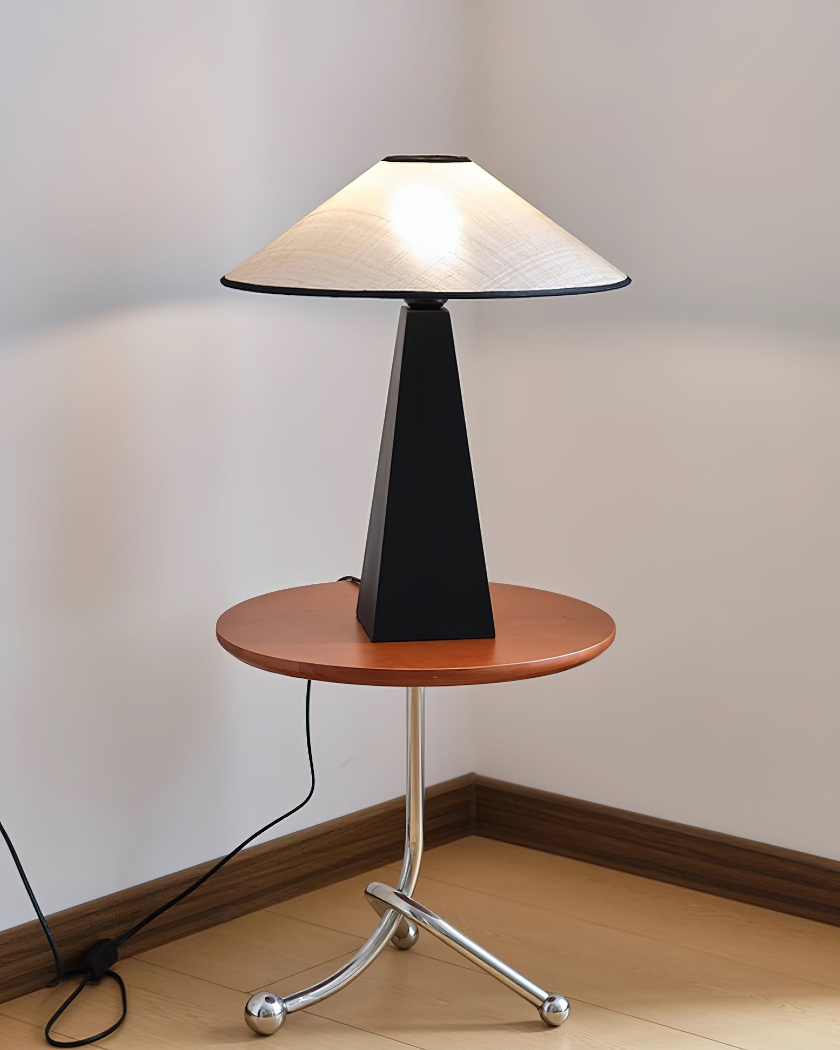 Posico Table Lamp