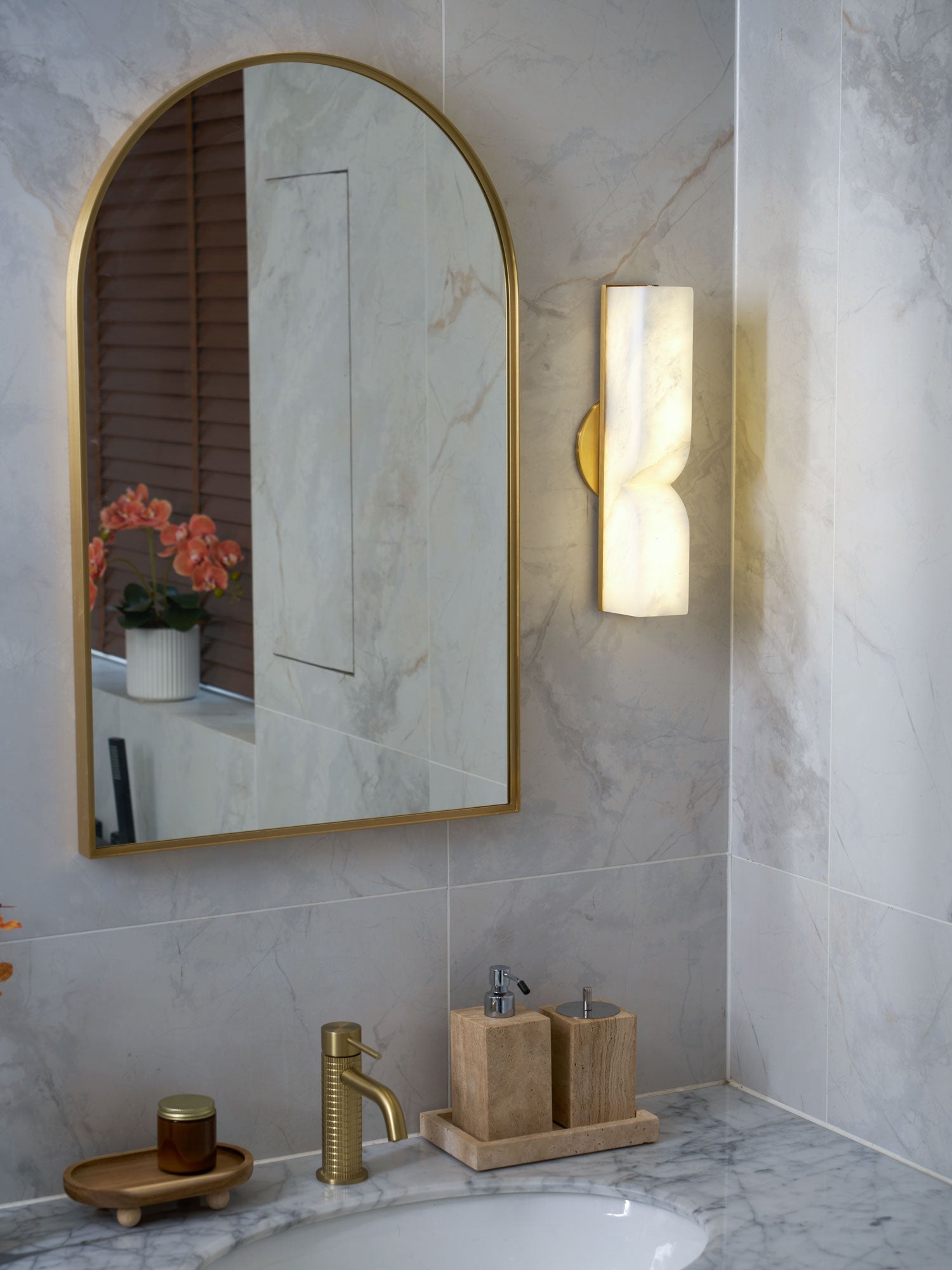 Haria Alabaster Wall Light