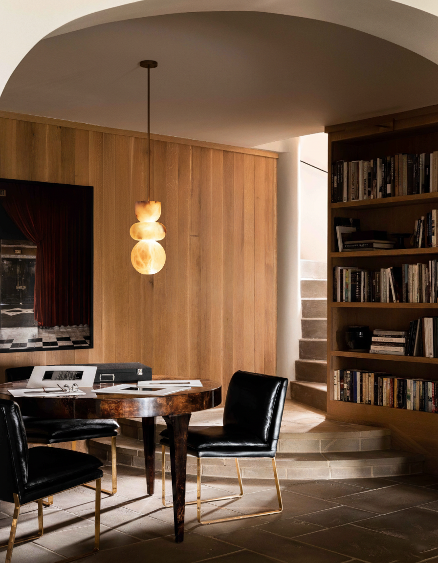 Orentis Totem Pendant Light