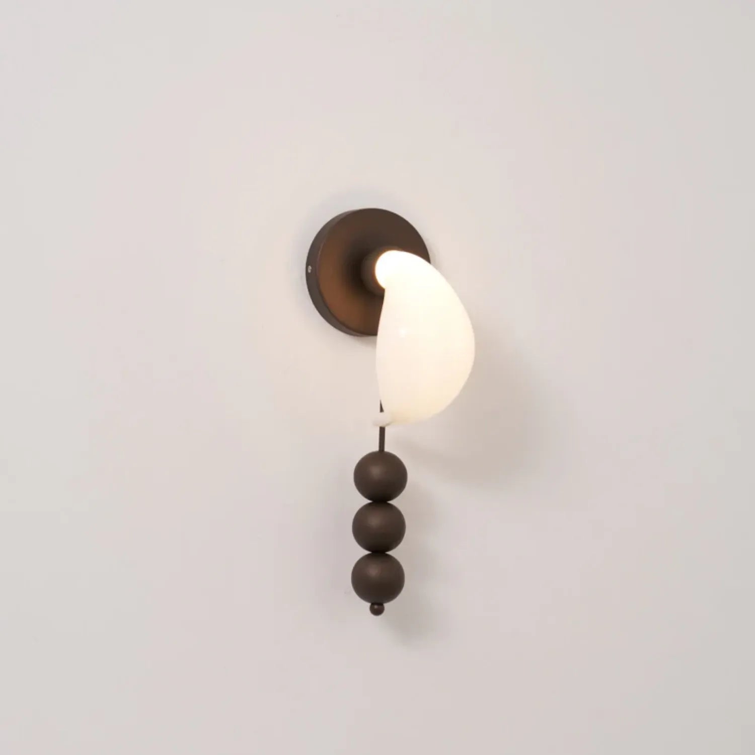 Relamis Wall Light