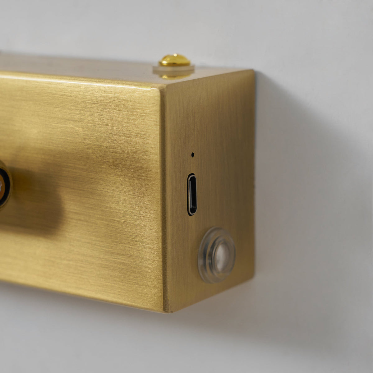 Moore Linear Wall Light