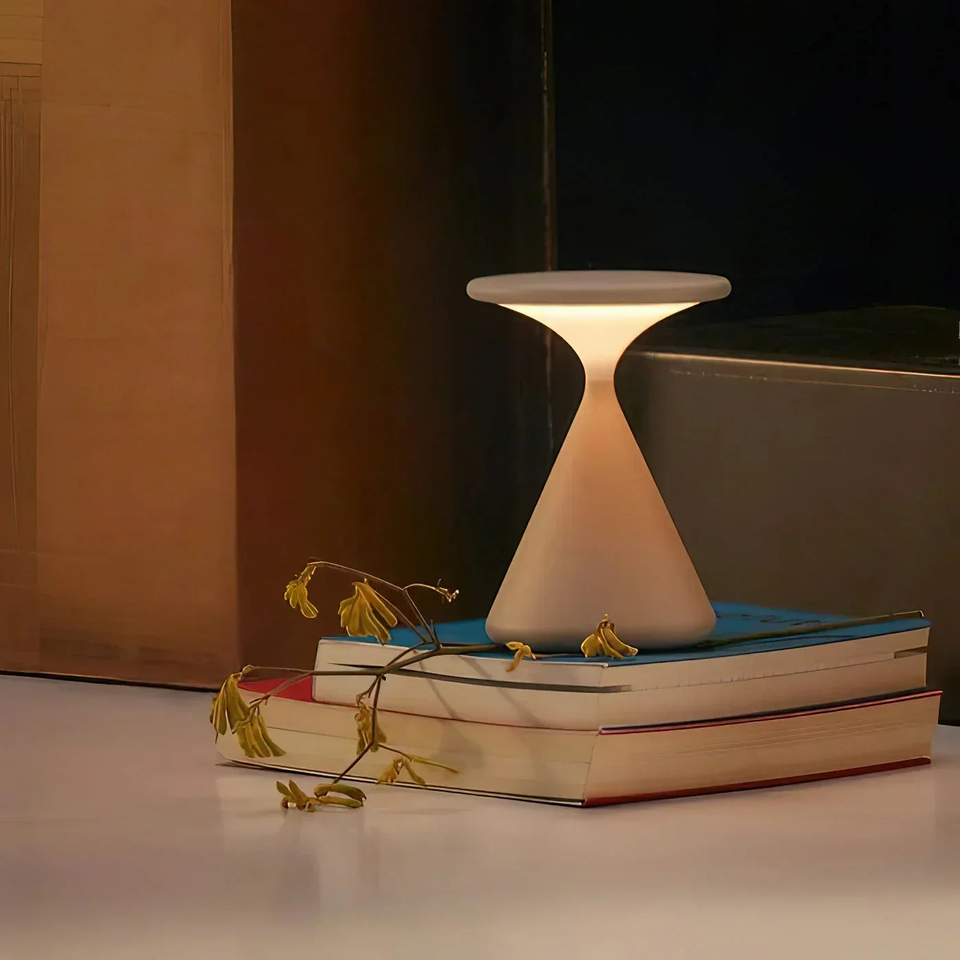 Movy Hourglass Table Lamp