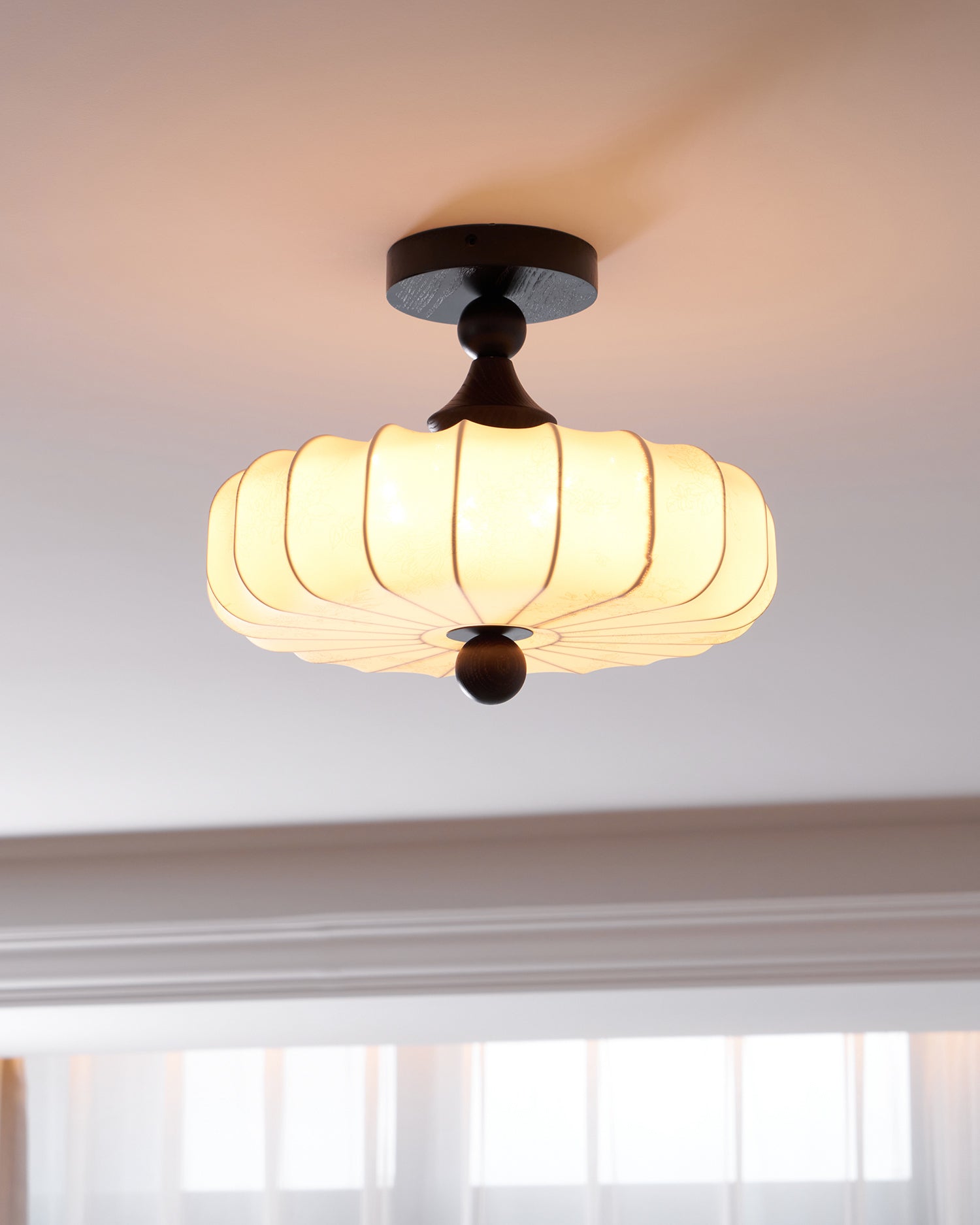 Yarvi Ceiling Light