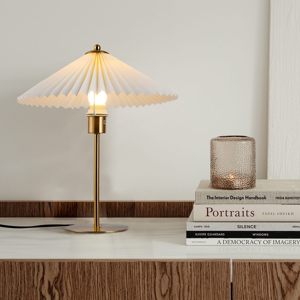Lerpa Table Lamp