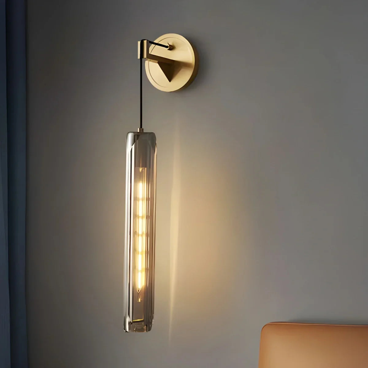 Noravi Wall Light