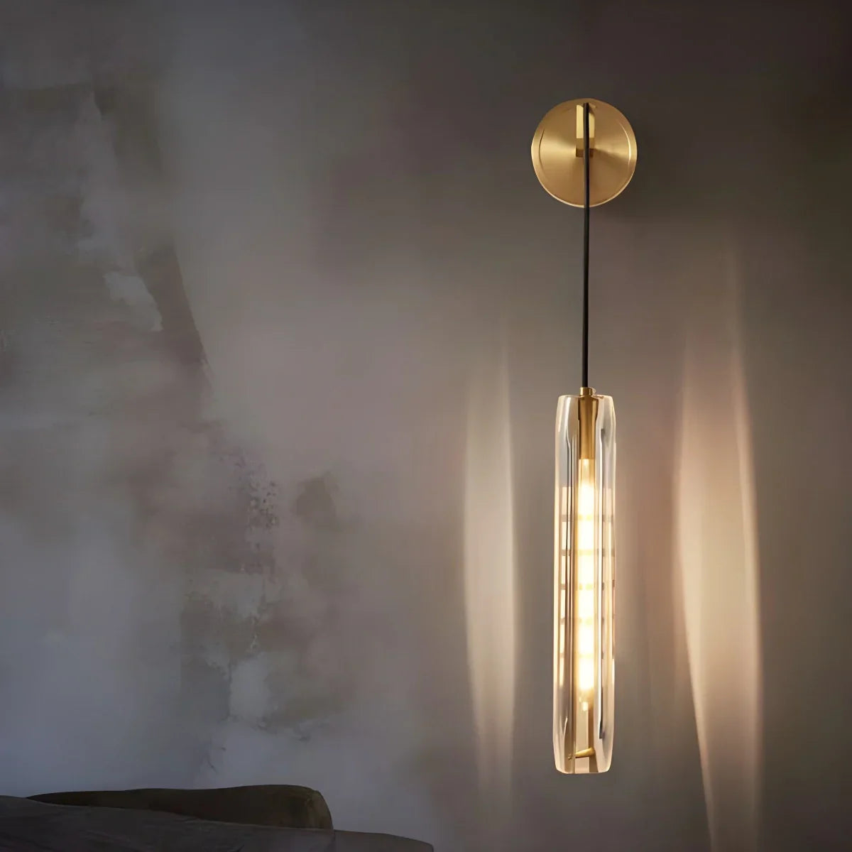 Noravi Wall Light