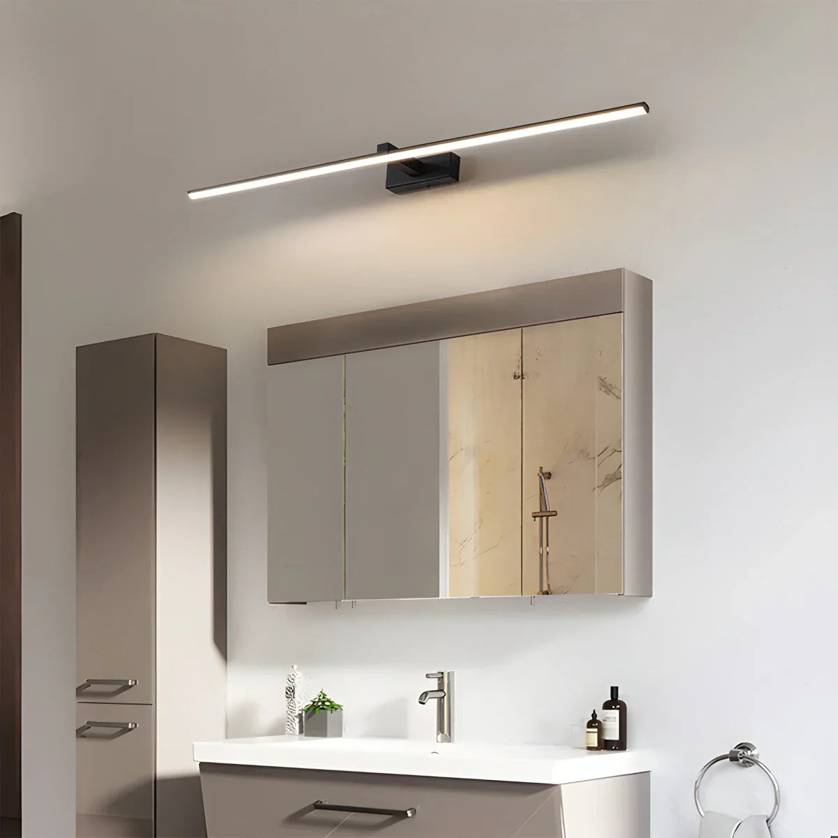 Vinaty Linear Wall Light