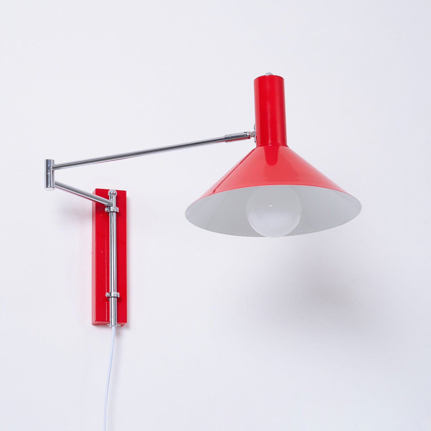 Silwellon Plug In Wall Light